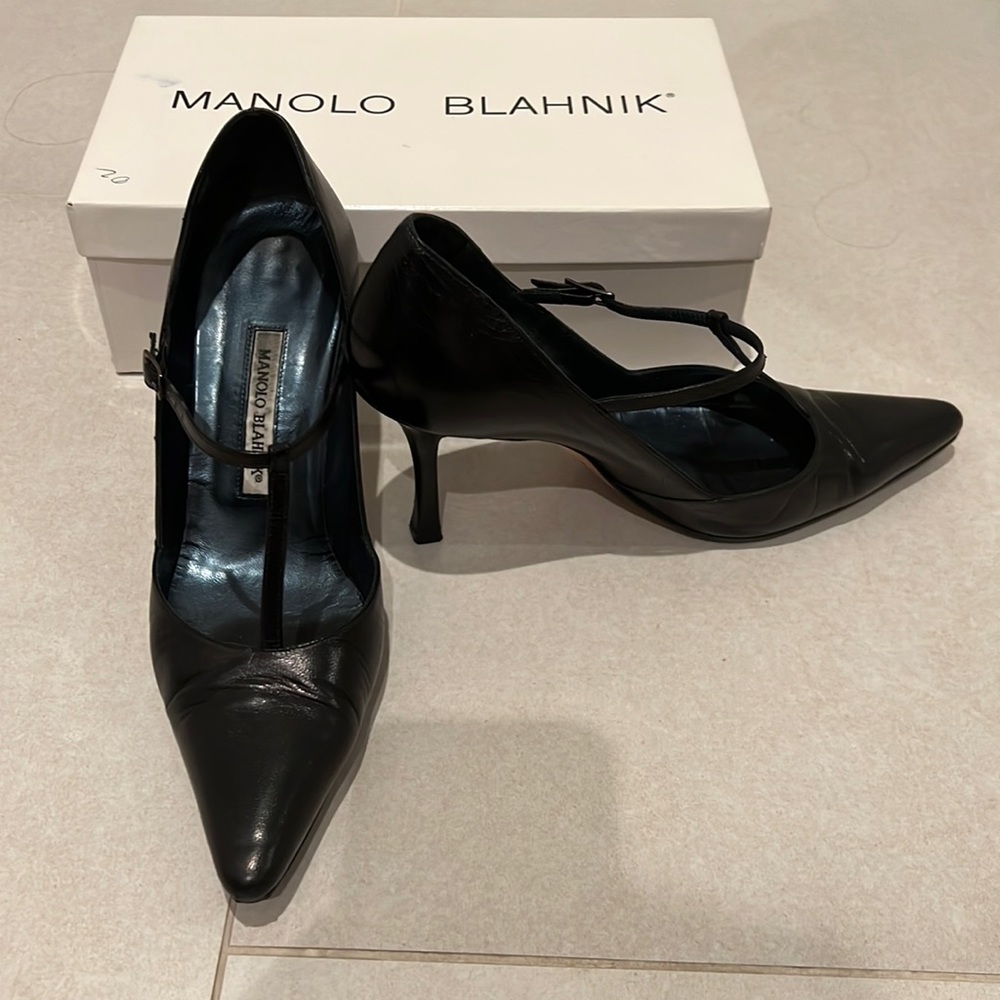 Black Manolo Blahnik Pumps w Straps (size 38.5)